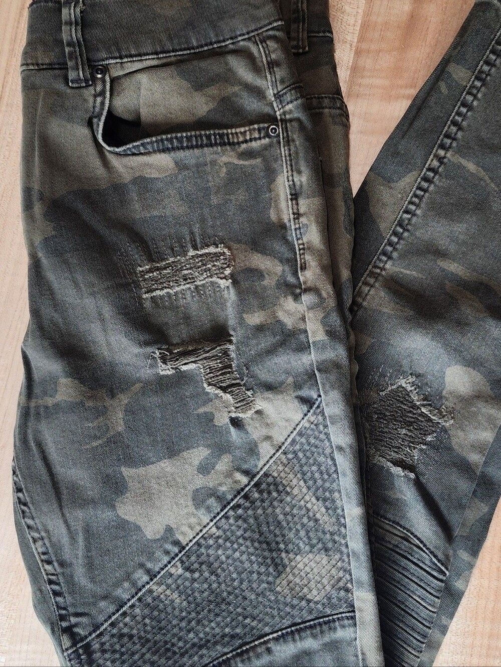 ZARA Camouflage Distressed Jeans - Olive Green Men